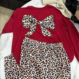 Red with Leopard Print Bow outfit 2 piece- long sleeve and leggings size large